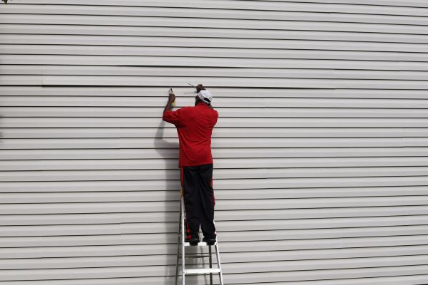 Loose Siding Repair in Saint Charles