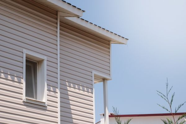 Vinyl Siding Hole Repair in Saint Charles